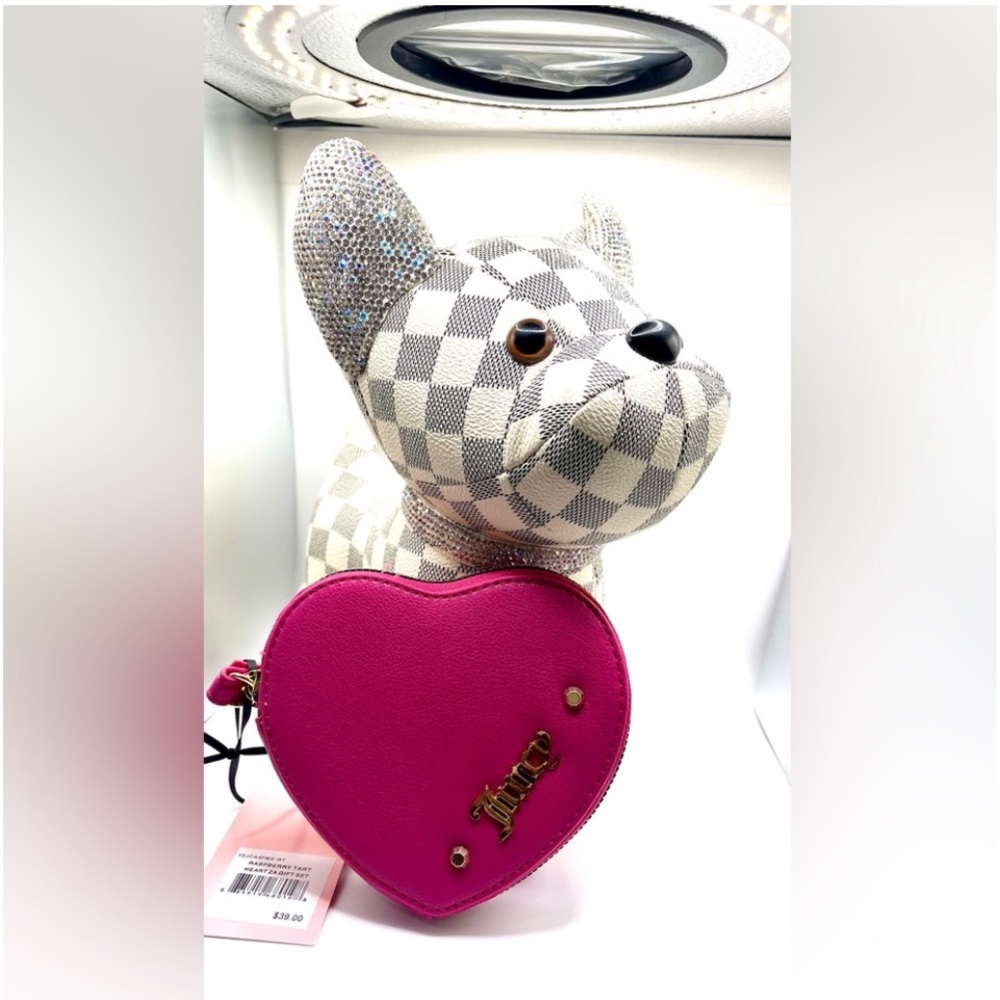 NWT JUICY COUTURE RASPBERRY TART HEART WRISTLET